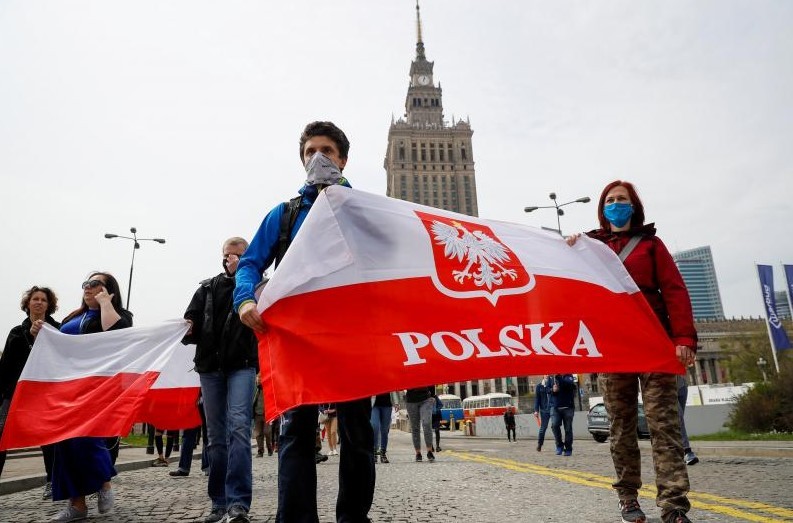 Польща з 28 грудня запроваджує тритижневий локдаун. ВІДЕО